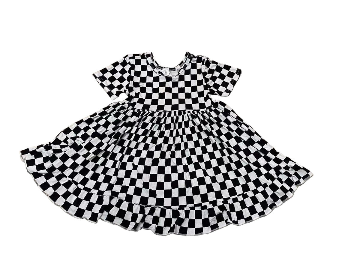 Checker classic dress 👗